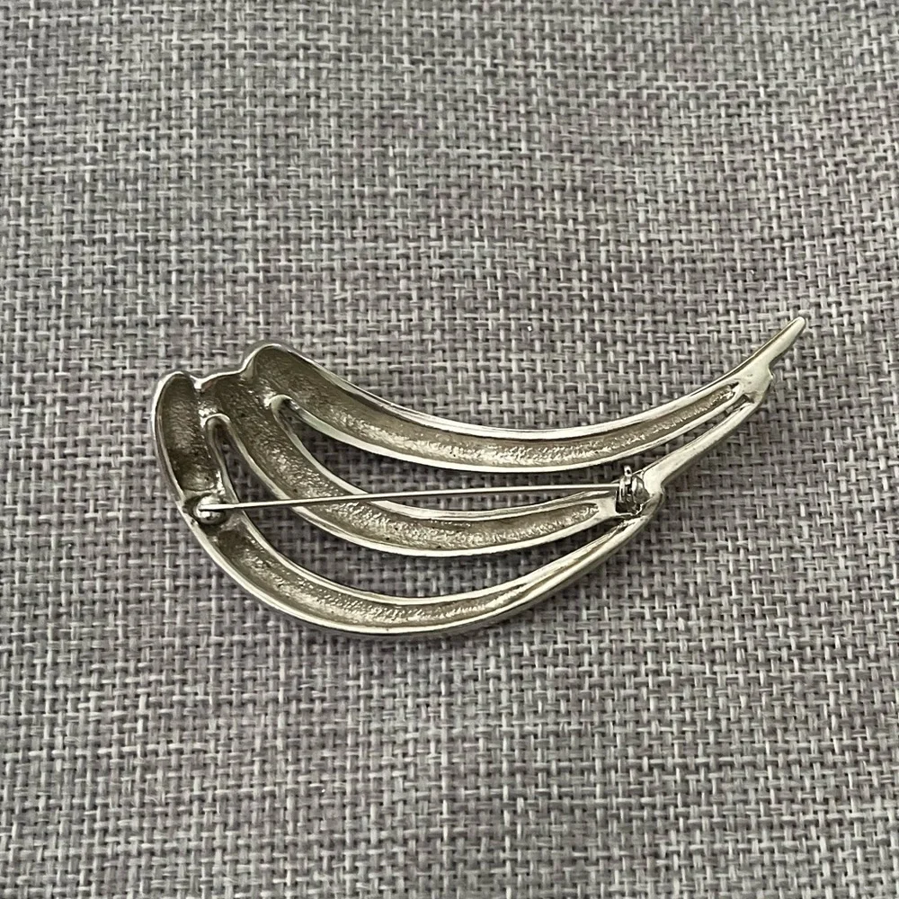 Vintage-Inspired Silver Tone Abstract Swirl Brooch